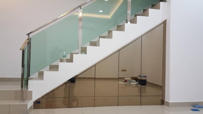 Sample Staircase Railing With Tempered glass Design In Selangor