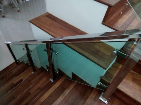 Sample Staircase Railing With Tempered glass Design In Selangor