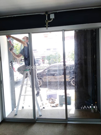 S. door 3 panel ( silver + clear glass) @Jalan Sri Serdang, Serdang 