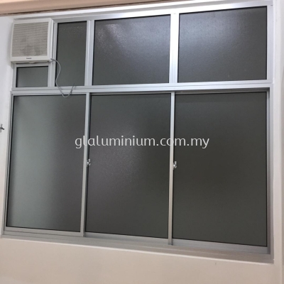 S. windows 3 panel + Above fix glass & exhaust fan ( Na+ Naco glass) @jalan savilla, Saville D'LALE, Puchong 