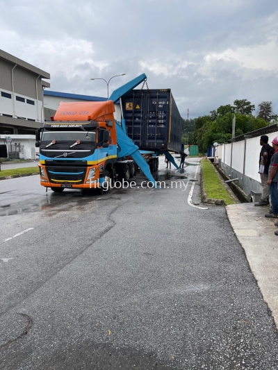 3 container slaughter machine on site 