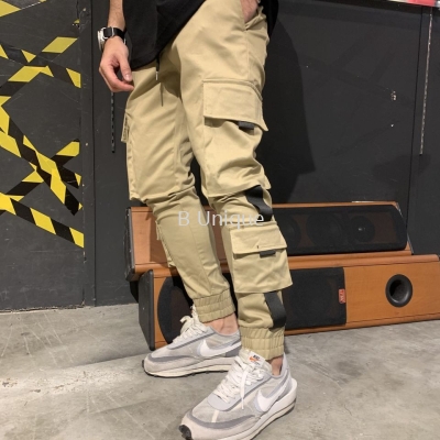 MEN CARGO JOGGER WITH TAP DOUBLE SIDE POCKET IN KHAKIS
