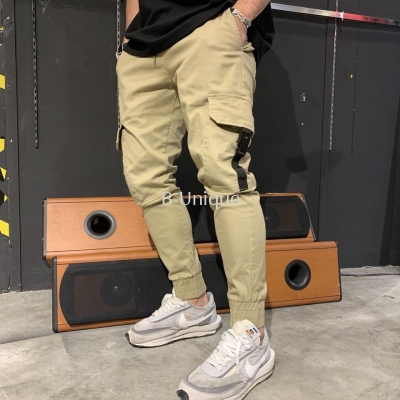 MEN CARGO JOGGER WITH TAP SIDE POCKET IN KHAKIS