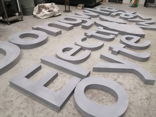 3D Lettering aluminium box up