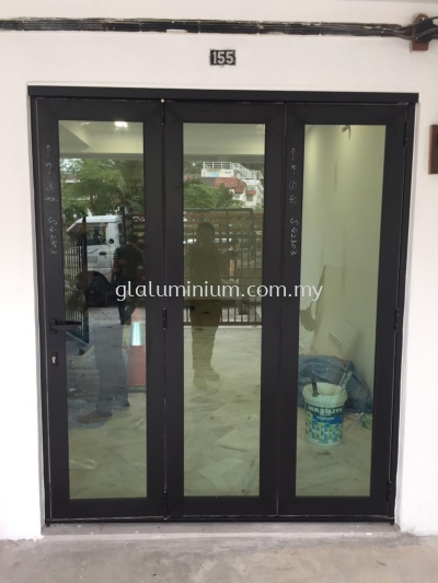 heavy duty folding door ( 3 panels) - powder coating ( black + green glass) @ jalan SG9/2, Taman Sri Gombak, Batu caves