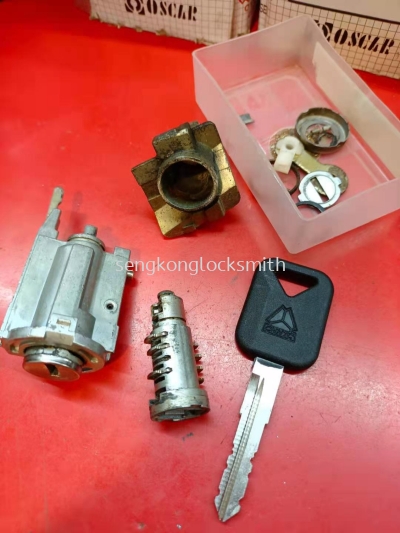 repair car lock