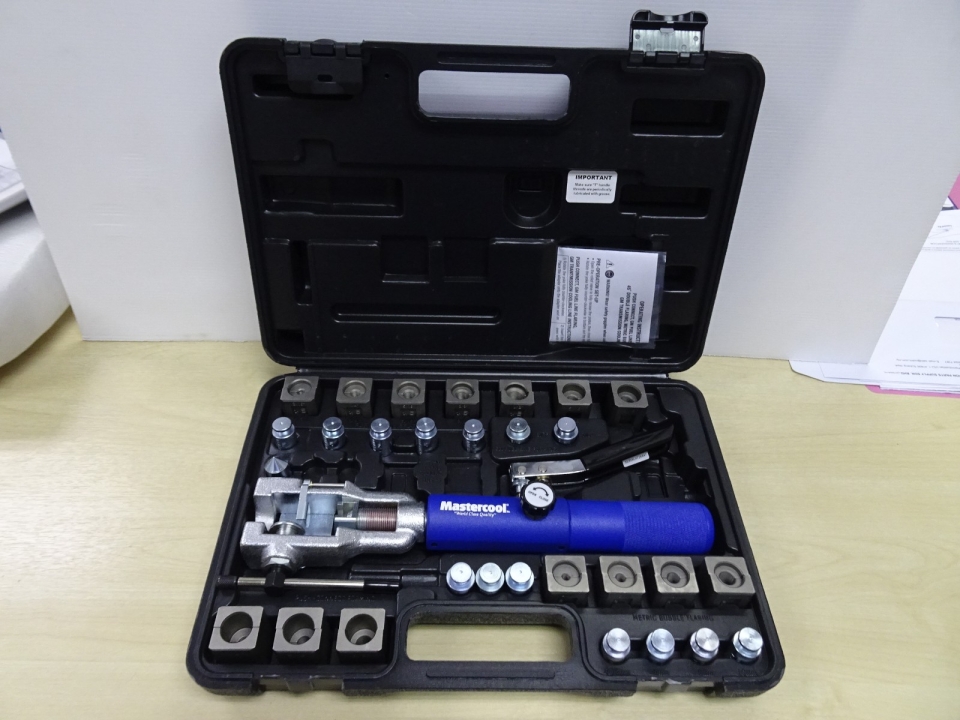 MASTERCOOL 72475 UNIVERSAL HYDRAULIC FLARING TOOL SET