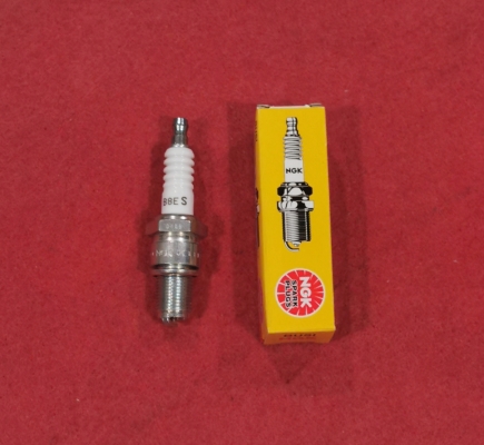 SPARK PLUG/BUSI NGK 100 %ORIGINAL RXZ135, Y125Z... B8ES MEE 