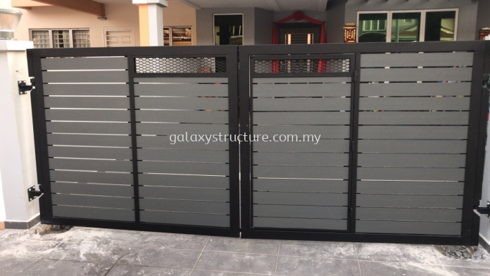 To fabrication and install powder coated folding gate aluminium plate with small door @ Jalan Setia Impian U13/2P, Sek U13 Setia Alam, 40170 Shah Alam.