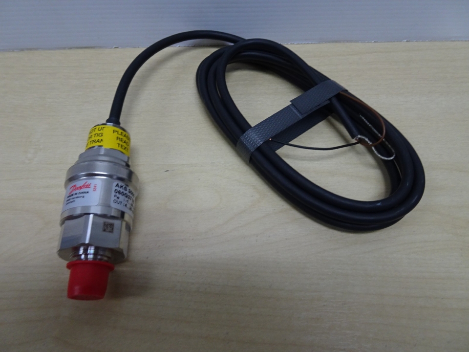 DANFOSS AKS 3000 060G3718 PRESSURE TRANSMITTER (RANGE P(SG):-3-30 KG/CM3) (OUTPUT:4-20MA)