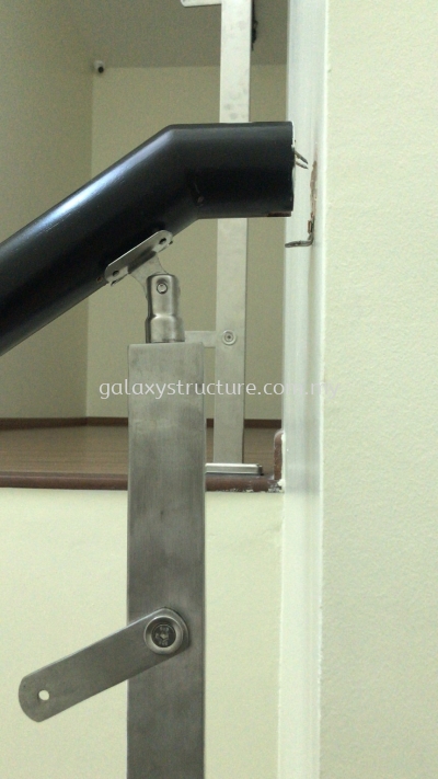 To dismantle,modify and repair staircase stainless steel leg @ Jalan Elktron U16/55A, Denai Alam, 40170 Shah Alam.