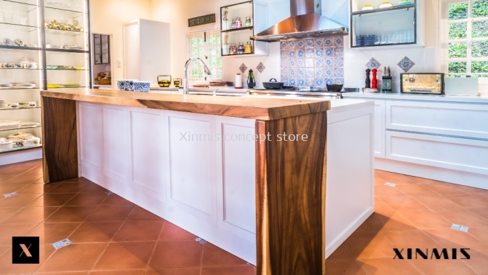 White Classic Door Aluminium Kitchen 