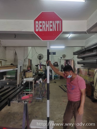 BERHENTI ·