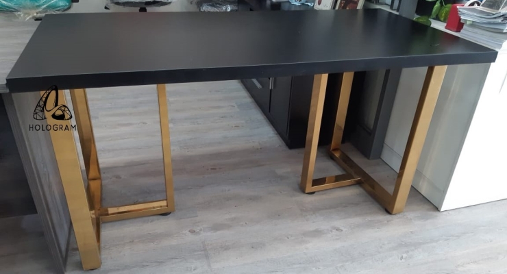 LJ237 STANDARD TABLE WITH GOLD LEG