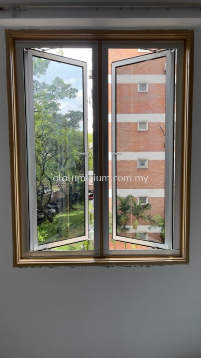 casment windows (Na + tinter glass dark) @Persiaran SL 7a,sungai Long 