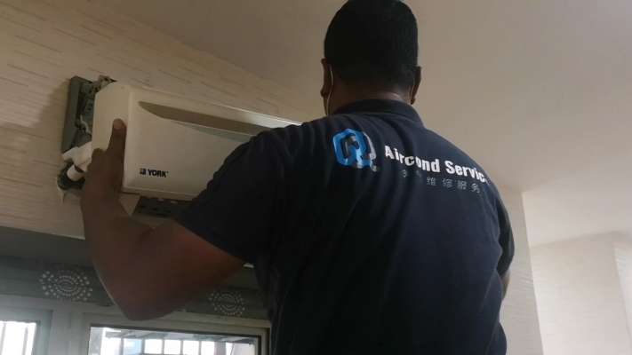 Setapak area Aircond wall mounted full chemical cleaning service with top up gas R410gas 