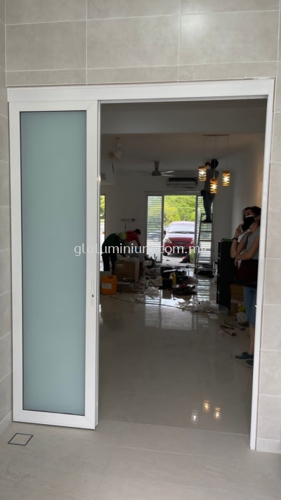 2 panel hanging door+1 panels fix ( p/c white + Frosted glass) @jalan frekuensi U16/111C, shah Alam 