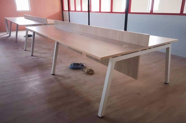 Straight line workstation with hanging wooden panel