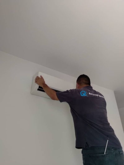 Shamelin Bestari Condo Aircond Wall Mounted Full Cleaning Service With Top Up Gas R410