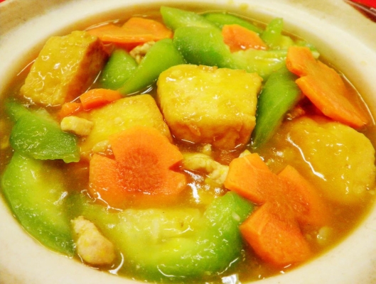 Bean Curd with Loofah & Shrimps in Pumpkin sauce