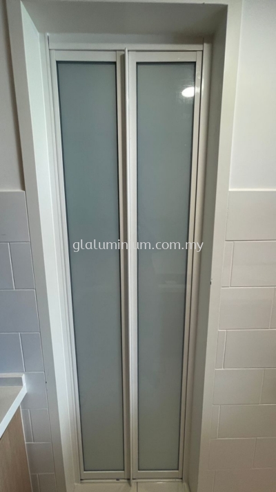 Bi-fold King + Frosted glass ( p/c white) @Paisley Serviced Residences, Tropicana Metropark, jalan MP1, Subang jaya, Selangor 