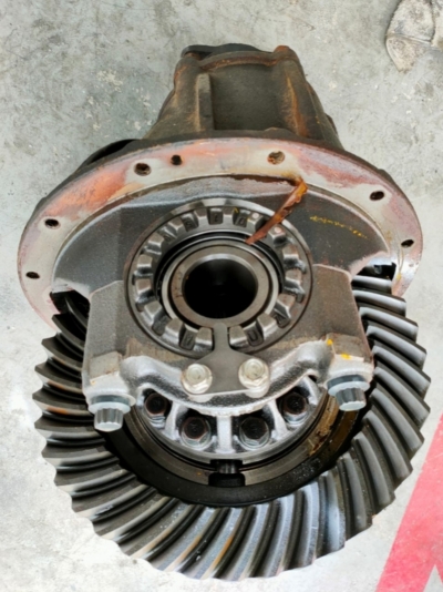 ISUZU NPR PRO
REAR GEAR BOX
8X41 20T