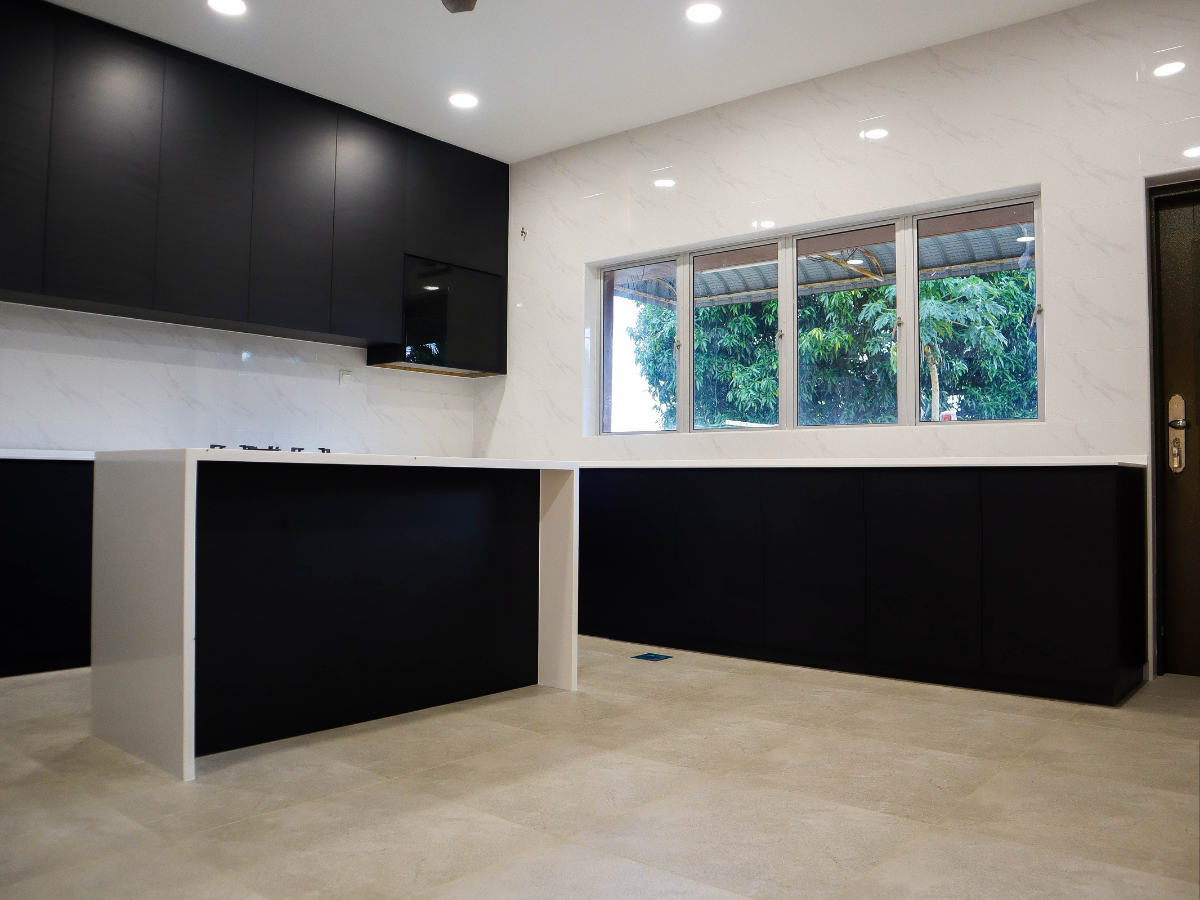 Modern White, Black & Wood Kitchen Design Interior Design Ideas - Renovation - Residential - Segamat Johor  Kitchen Design Residential Design Interior Design