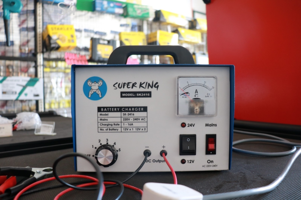 SuperKing 12/24V 16A Battery Charger SK2416