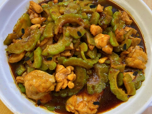 Chicken Cubes with Bitter Gourd