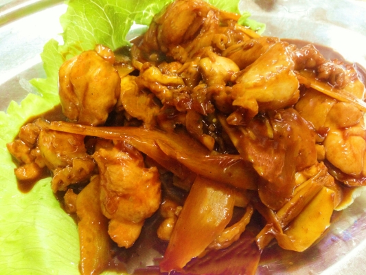 Chicken cubes with Ginger & Soy Bean Sauce