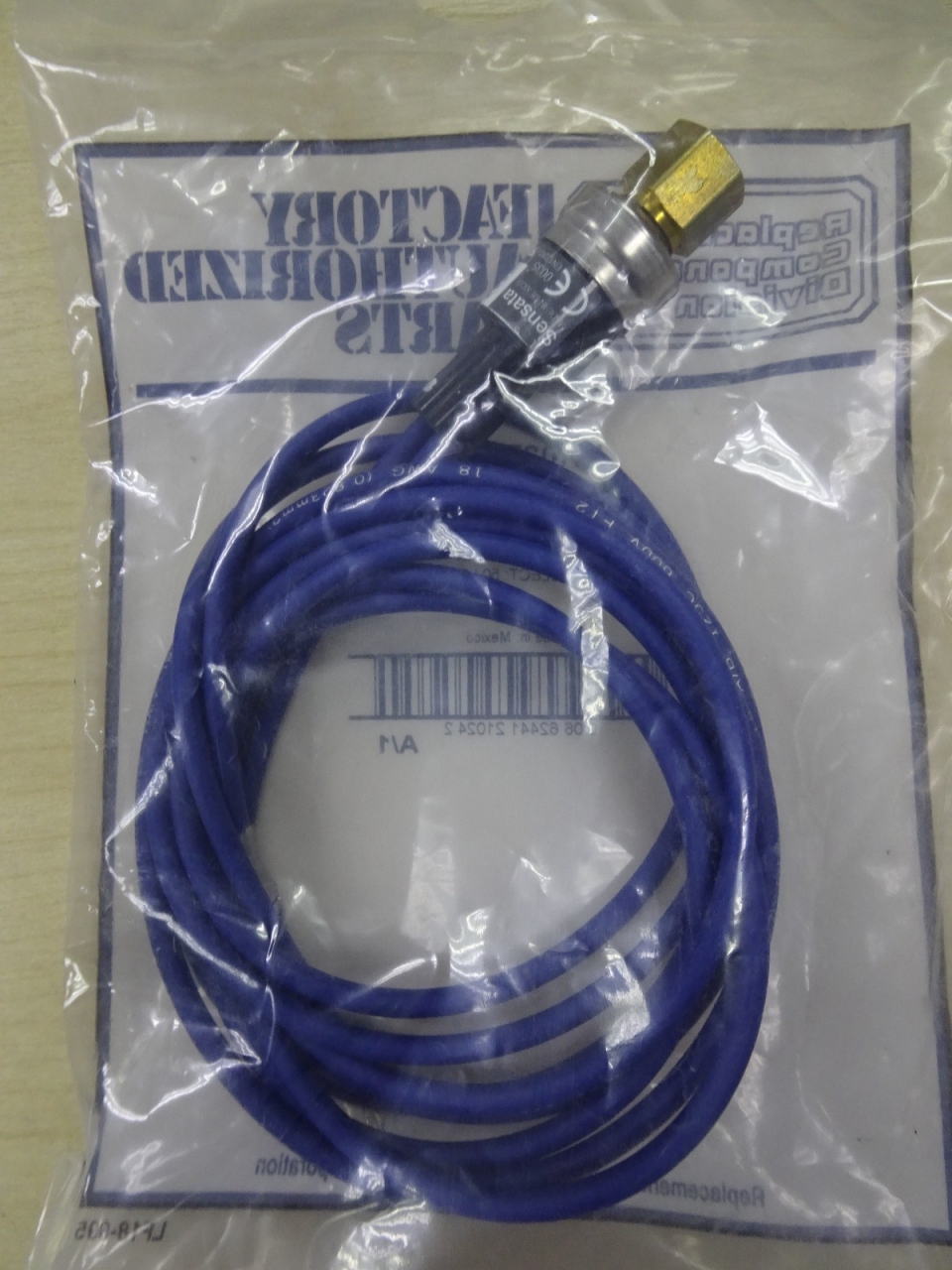 CARRIER LOW PRESSURE SWITCH (240VAC) (OPEN:7, CLOSE:22) P/N : HK02ZB038 (38LZA100)