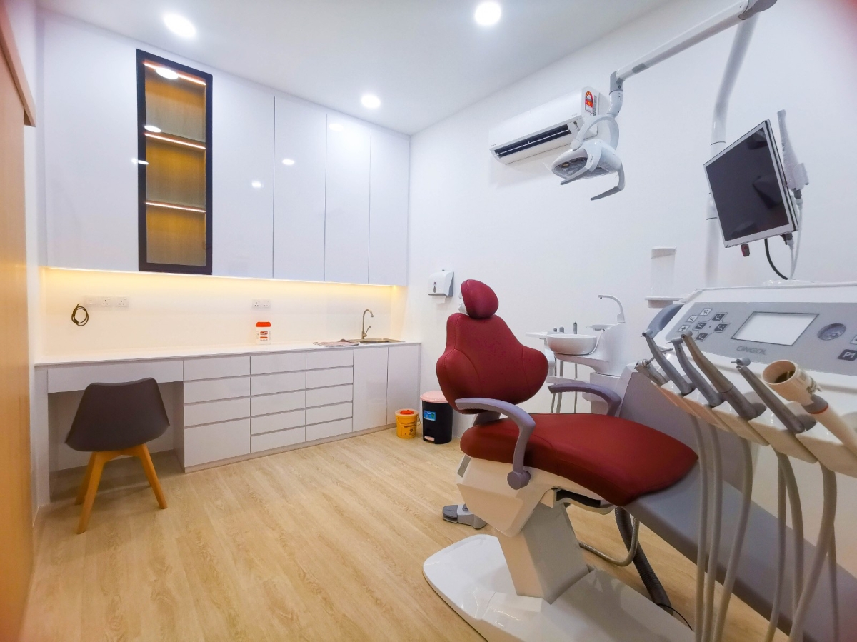 Dental Clinic Treatment Room Design Ideas - JB Interior Design Customized Furniture Renovation Pekan Nanas, Johor Dental Clinic Design Commercial Design Interior Design