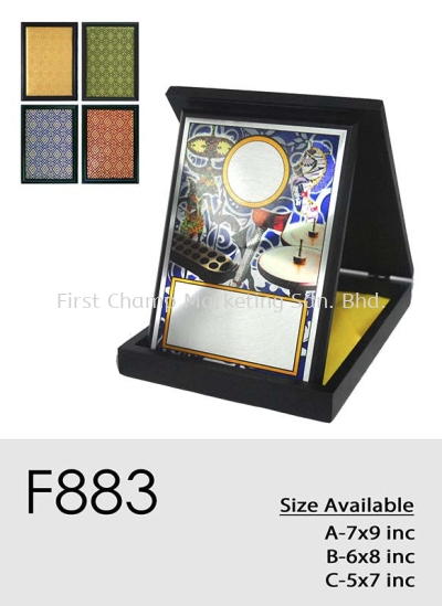 F883