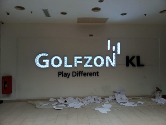 Golfzon @ Publika