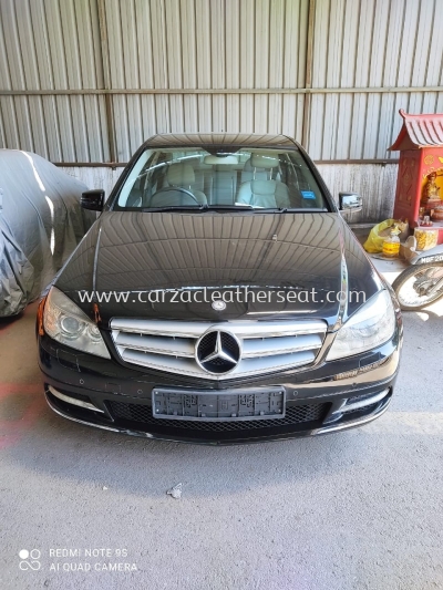 MERCEDES C250 CONSOLE BOX SPRAY 