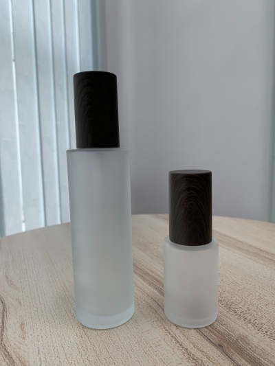 30ml,100ml Frosted Glass Lotion Pump Bottle with Wooden Cap - GLPB001