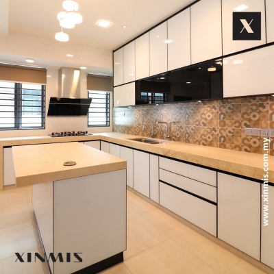Malacca Aluminium Kitchen Cabinet With Island Design Sample