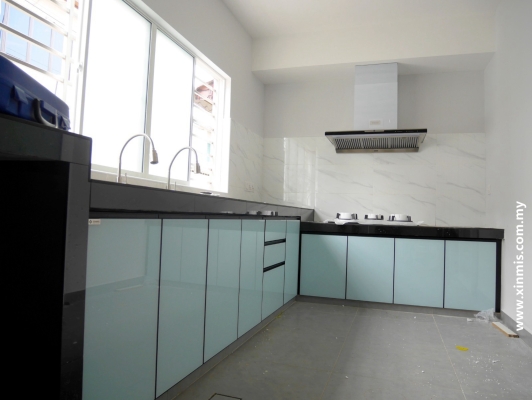 Contoh Reka Bentuk Kabinet Dapur Aluminium & Meja Dapur Konkrit Di Melaka