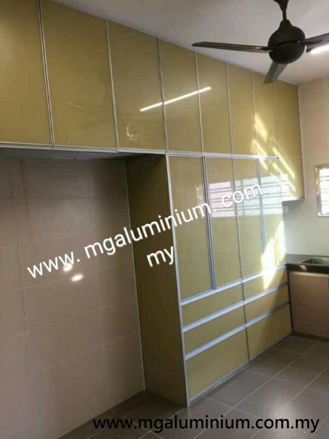 Contoh Kabinet Dapur Aluminium Di Skudai Kabinet Dapur Aluminium Yang Sesuai Di Malaysia Kabinet Dapur Rujukan Reka Bentuk UbahSuai Malaysia