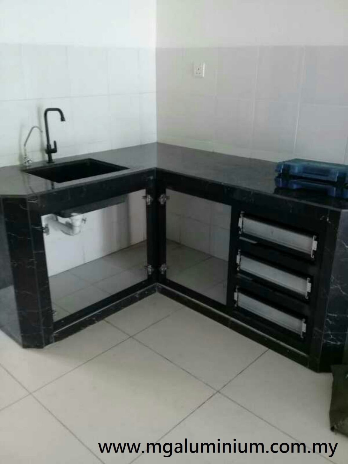 Contoh Kabinet Dapur Aluminium Di Skudai Kabinet Dapur Aluminium Yang Sesuai Di Malaysia Kabinet Dapur Rujukan Reka Bentuk UbahSuai Malaysia