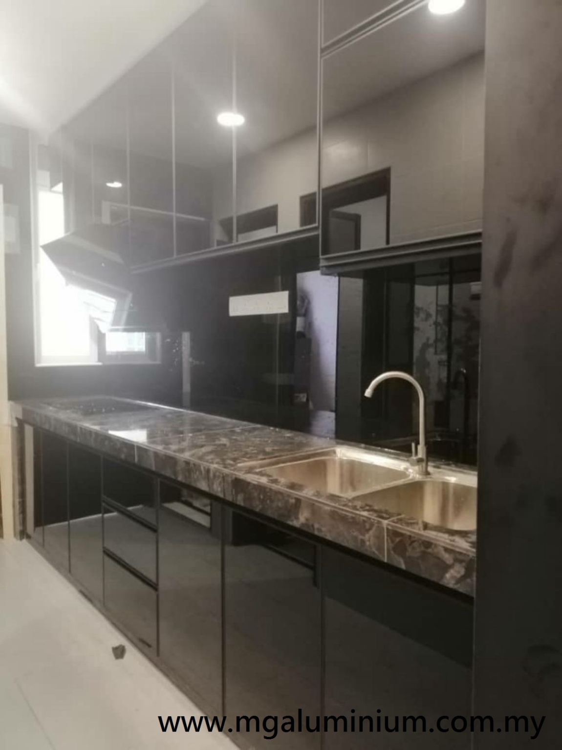 Contoh Kabinet Dapur Aluminium Di Skudai Kabinet Dapur Aluminium Yang Sesuai Di Malaysia Kabinet Dapur Rujukan Reka Bentuk UbahSuai Malaysia