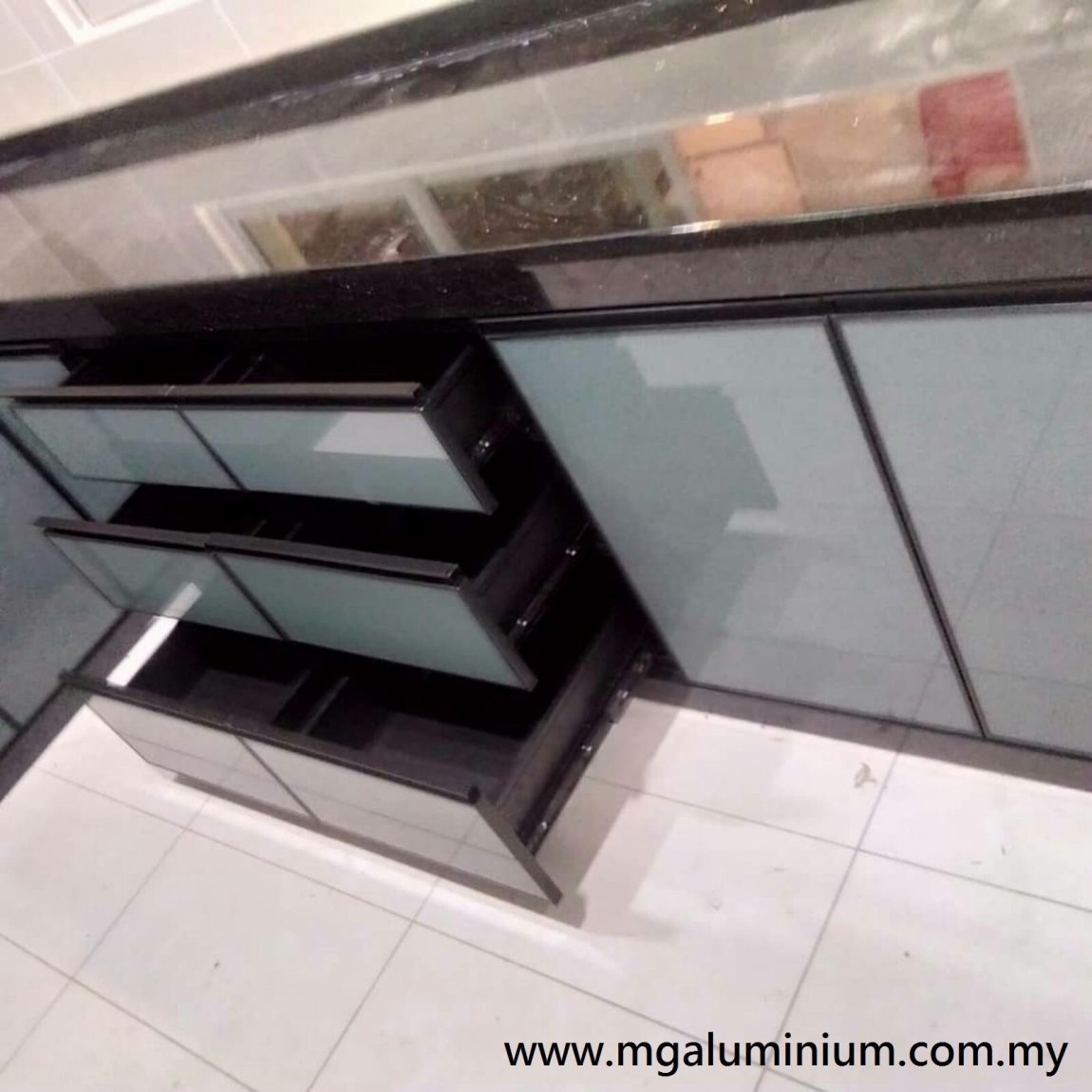 Contoh Kabinet Dapur Aluminium Di Skudai Kabinet Dapur Aluminium Yang Sesuai Di Malaysia Kabinet Dapur Rujukan Reka Bentuk UbahSuai Malaysia