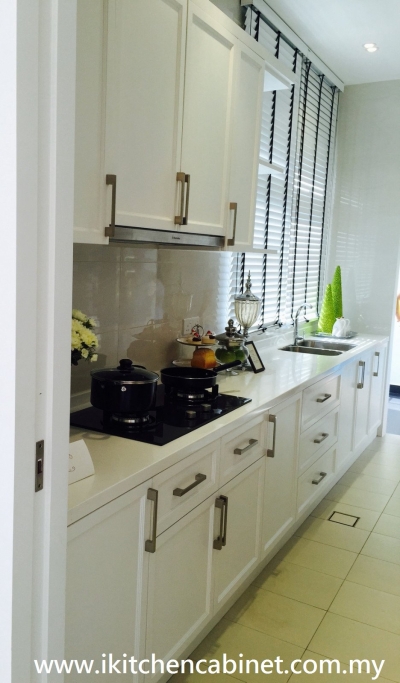 C5 CKabinet Dapur Pintu Kayu Nyatoh