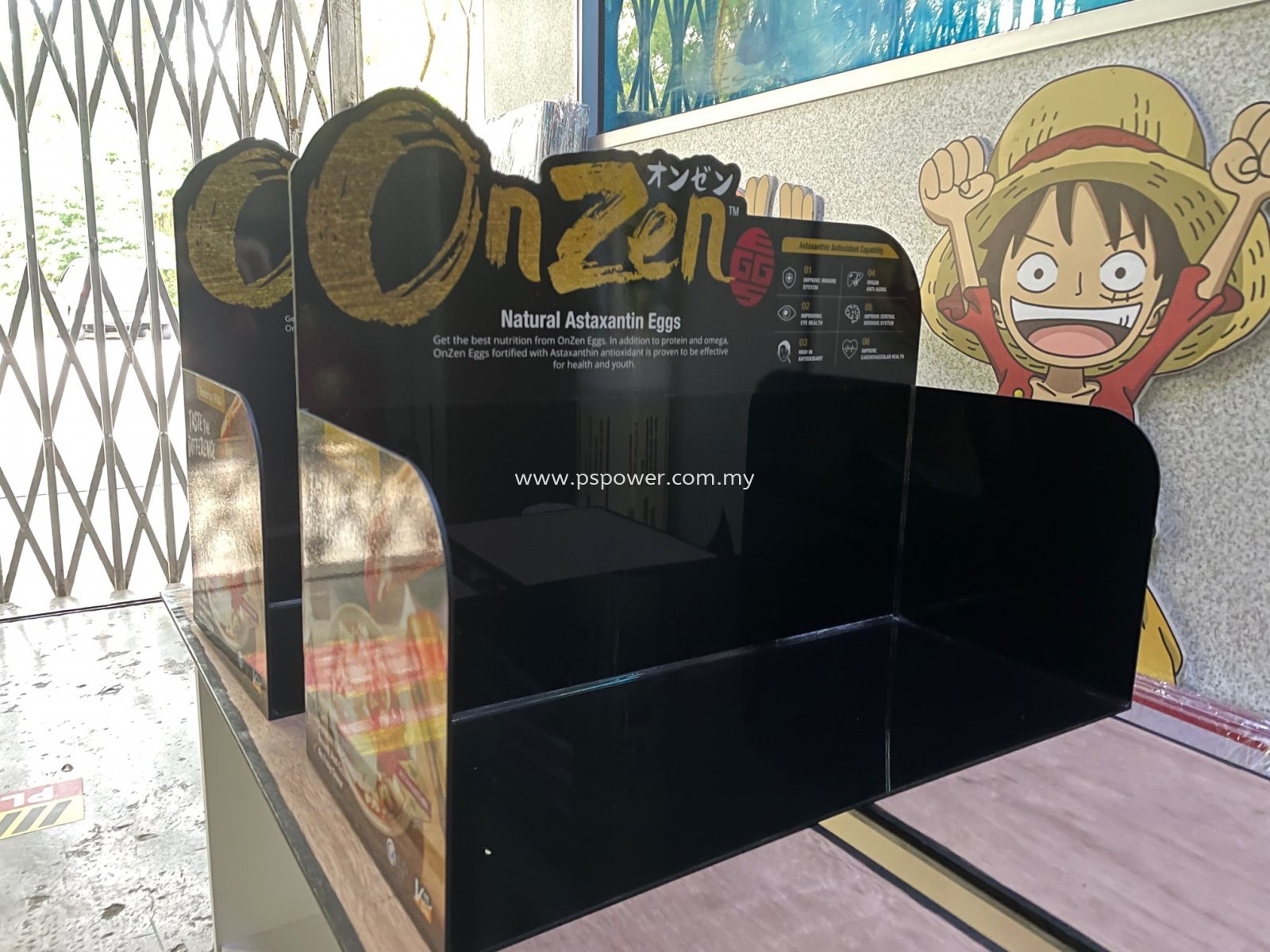 Customize Acrylic Display for Product Showcase