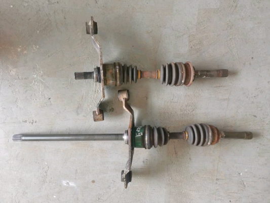 ISUZU NKS66 4X4
4HF1 / 4HG1
DRIVE SHAFT