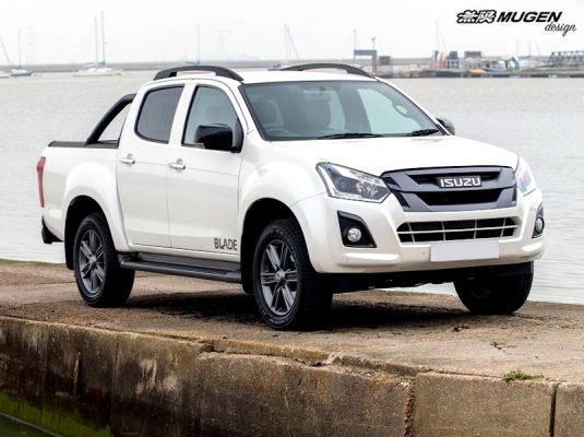 ISUZU DMAX 2013 - 2020 = MUGEN DOOR VISOR