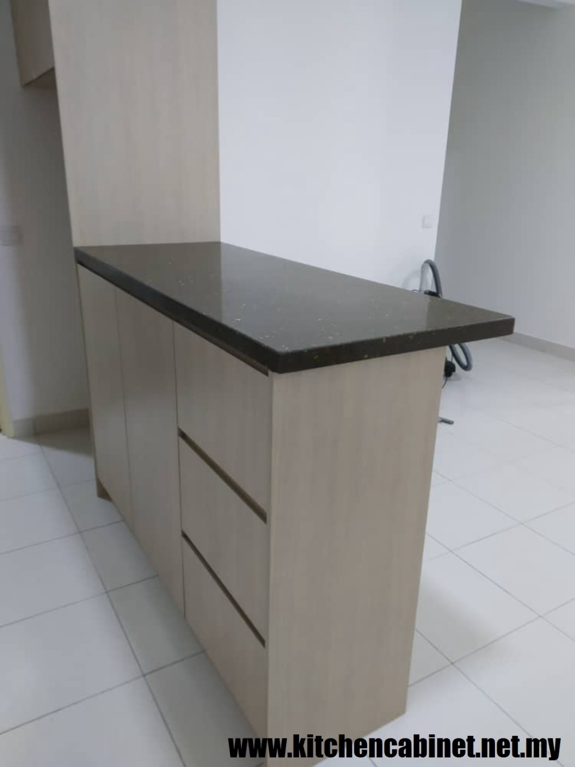 Reka Bentuk Kabinet Dapur Moden Di Setia Eco Semenyih Kerja-kerja Kontraktor Almari Dapur Kawasan Lembah Klang Kabinet Dapur Rujukan Reka Bentuk UbahSuai Malaysia