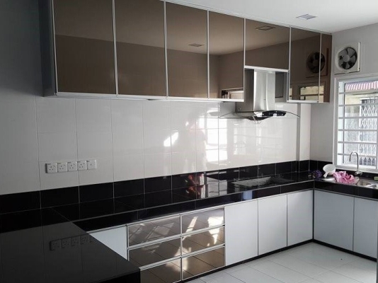 Contoh Rujukan Kabinet Dapur Aluminium Warna Coklat Gelap Di Negeri Sembilan 