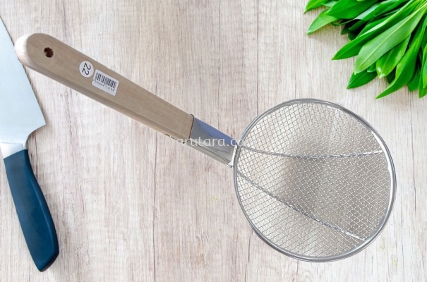 AZH6566-22 22CM S/STEEL STRAINER W/WOODEN HANDLE