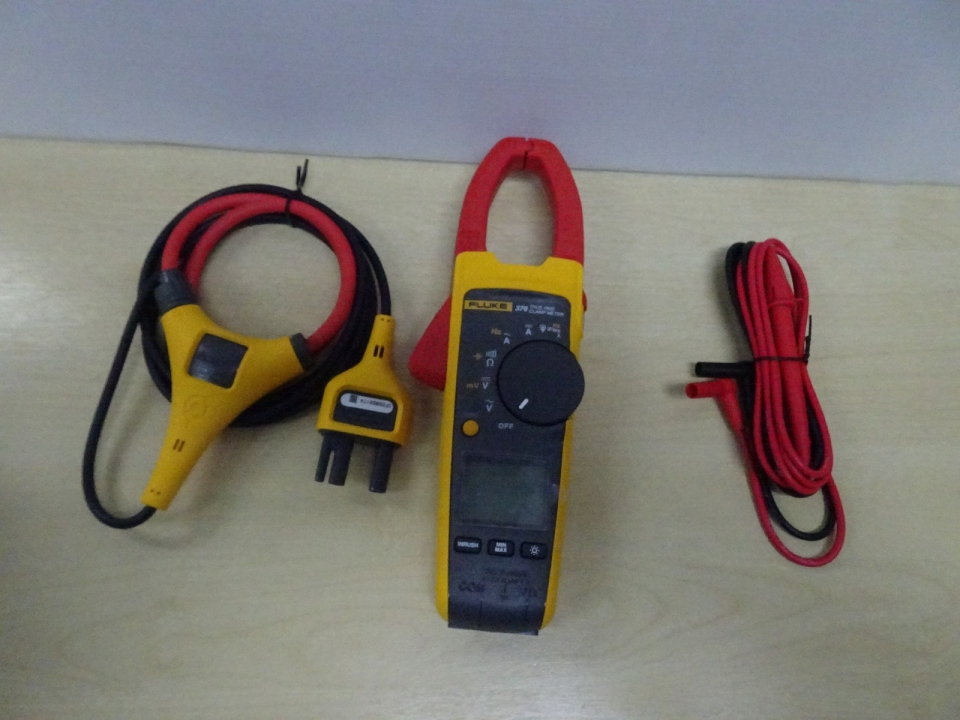 FLUKE 376 TRUE RMS AC/DC DIGITAL CLAMP METER WITH IFLEX®